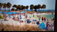 Private room and bathroom  in beautiful Tarpon Spring only minutes to beaches!