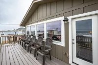 Panoramic Ocean Views! Large groups, pet friendly, game room.