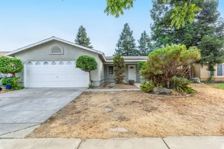 3BR Stylish Retreat en route to Yosemite, Centrally Located in Merced!