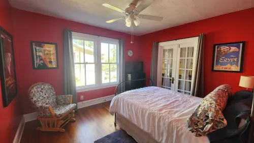 Charming Mt Dora 2 Bedroom Home - 1 Mile from Historic Downtown!