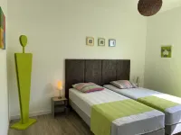 VERY LARGE NEW APARTMENT 300 m from the beach SUPERB SEA VIEW 6/8 PP