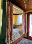 Beautiful cottage on scenic Adirondack hobby farm Hotels near Hooper Garnet Mine