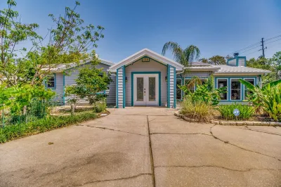 Make Summer Memories at Raleigh Street Retreat!