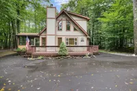 Pocono Chalet-Style Cabin in Arrowhead Lake! Community Fees Included!