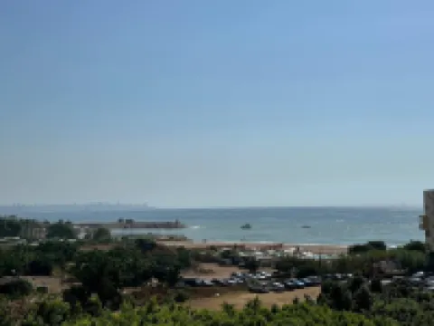 Great Deal Duplex in Siwar, 3 Bedrooms, minimum 28 days, pool, electricity 24/7. Hotels in Zouq Mosbeh