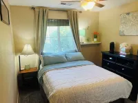 HOT TUB, AC,MOUNTAIN VIEW, OUTDOOR DINING AREA & PET FRIENDLY, EV plug