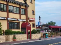 Walking Distance to Nautical Mile Hotels in Freeport