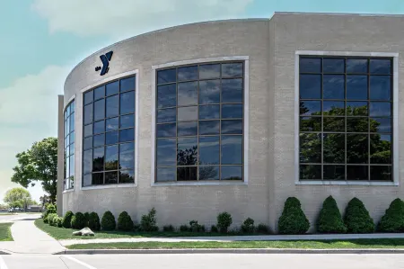 Luxury Lake House-4Bed-2Bath-NEW Renovation 2023-Walk to Beach, Dining, & More.