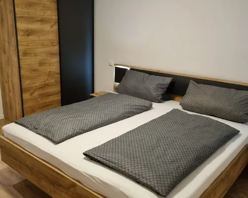 Moderne Ferienwohnung mit Großer Terrasse Hotels in Euskirchen