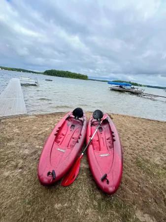 Long Lake Peninsula Traverse City 3Br Home. Swim,Kayaks,Bikes,Lake Access,Pets
