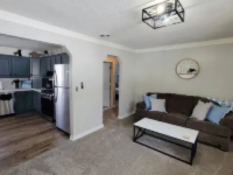 Updated Higgins Cottage w/ AC - Walking Distance to Higgins & Boat Parking Hotéis em Gerrish Township