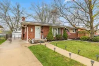 Cozy 3BR Gem - Near Detroit Airport 폭스 크릭 골프 코스 주변 호텔