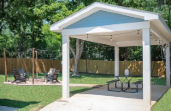Modern Cottage 3 Bed 2 Bath, Close to Downtown