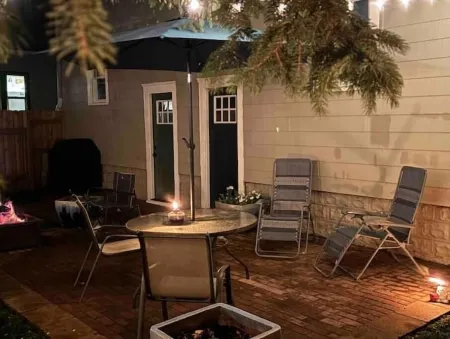 The Place To B -King Bed , Massage Chair Book Now! Отели рядом с достопримечательностью «Университет Су-Фолс»