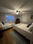 Unbelievable penthouse-style apartment in the heart of Elkins, WV. Отели в г. 