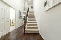 55% off special Monthly price/New remodel/6 rooms/4 bathrooms/Business welcome