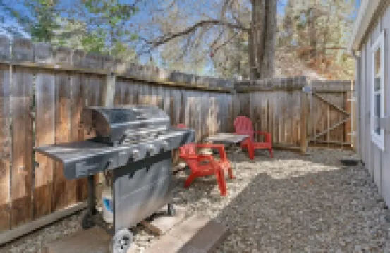 Cute, Quiet & Private Bungalow - Newly Remodeled