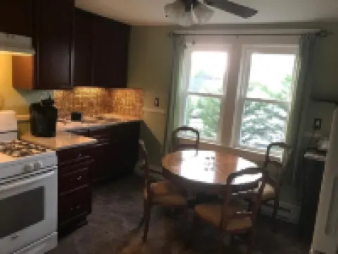 Historic Bristol Town Center Apartment