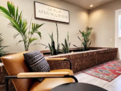 Atrium Zen House @ Lake Powell+ Lots of Boat Parking + Pet Friendly + Sleeps 10