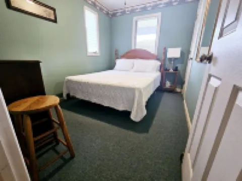 Private Riverfront Cabin