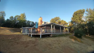 Deer Meadow Ranch in Midpines, close to Yosemite Hotels near Alfier Park