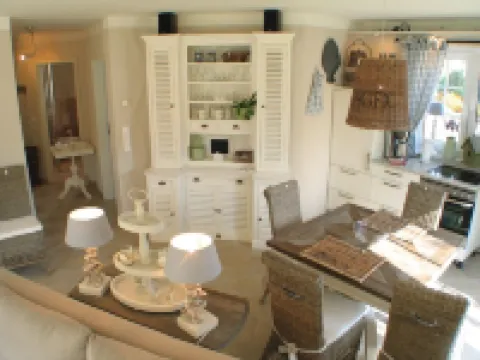 Exclusive apartment with garden and fireplace near the beach