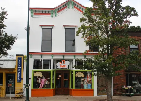 Historic Downtown Traverse City Apartment