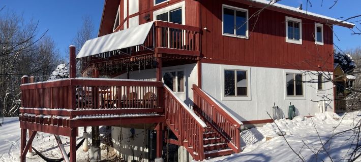 Modern Chalet -AC, hot tub, sauna + pets welcome Hotels in Gogebic County