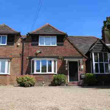 Debden Guest House Hotel Exterior