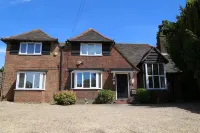 Debden Guest House Hotels near Hillingdon Court Park Playground