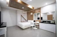 Jeonju Sinsigaji Hotel U