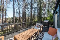 Renovated lakefront home, minutes to downtown Raleigh! - วิว