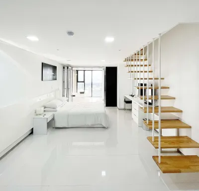 Modern Place Jeju Отели рядом с достопримечательностью «Камелия- Хилл»