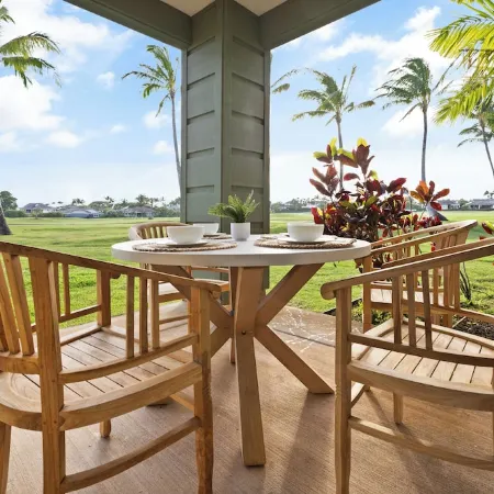 Cozy 3bd/3b Beach Retreat, Sleeps 10, AC, WiFi, Fam-Friendly in fantastic Koloa