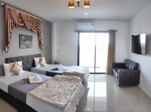 โรงแรมโมเดิลเลิฟรีสอร์ท