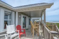 "Comes A Time" Oceanfront - Best Surf City location, walk to everything!