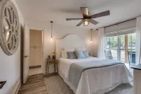 DESIGNERS LUXURY HOME by Gaylord/Lake Grapevine/Slps 24/POOLHOT TUB/ DFW Airport