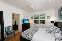 5-Bedroom Vacation Home in the Village with Just a Short Walk to Captiva Beach!
