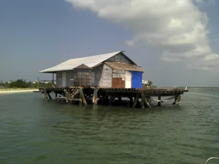 5-Bedroom Vacation Home in the Village with Just a Short Walk to Captiva Beach!