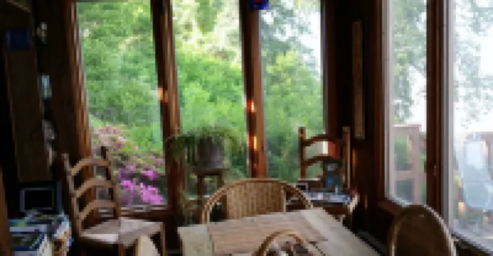 Stunning Views from Waterfront Log Cabin With Fireplace On The Chesapeake Bay