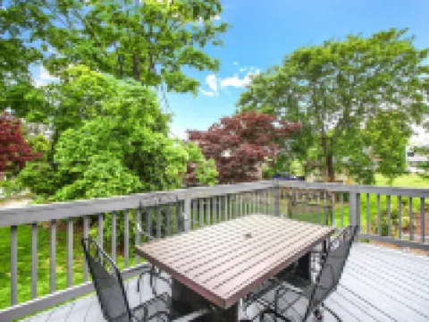 THE SEA BREEZE OCEAN BEACH HOUSE: 6 QUEEN BEDS 新倫敦酒店