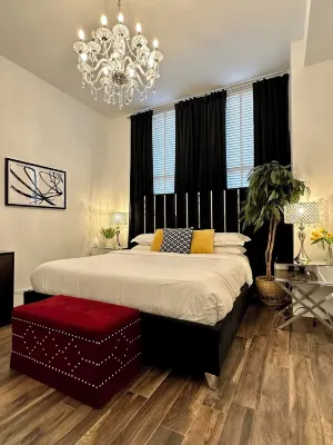 Location! Location! Location! Walk to EVERYTHING NOLA! 3 BEDROOM 2 BATH Sleeps 6 Hotels in 
