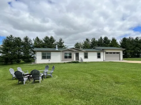 Hideout Haven Hotels in Greenfield