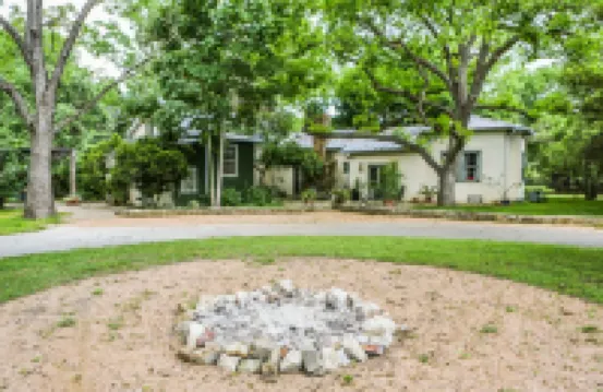 Historic House on San Antonio River and Mission Trail next to Mission San Juan ミッション・エスパーダ周辺のホテル