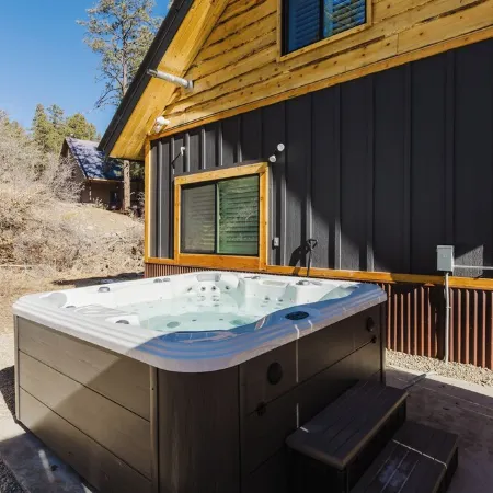Wolf Creek Riverside Chalet