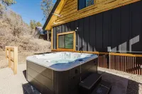 Wolf Creek Riverside Chalet