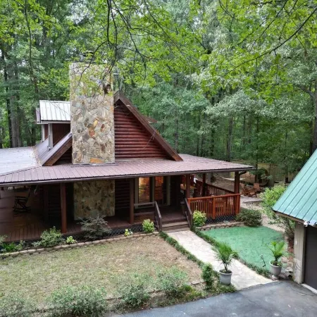 Private Luxury Cabin with Hot Tub, Fire Pit & Sauna Escape