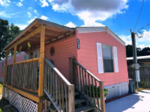 2 Bedrooms, 3 Beds, 2 Bathrooms Cozy House by the Bay. Hotels in Bacliff