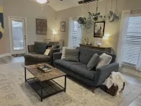 Large Comfy Home, Close to Beach, Perfect for Families!