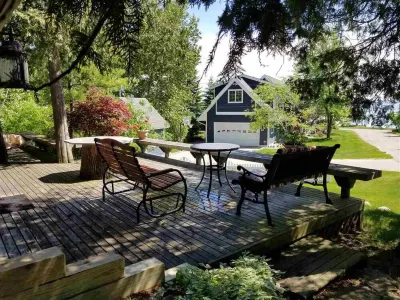 Life Is Always Better At Lake Life Charlevoix - Golf Cart Included!